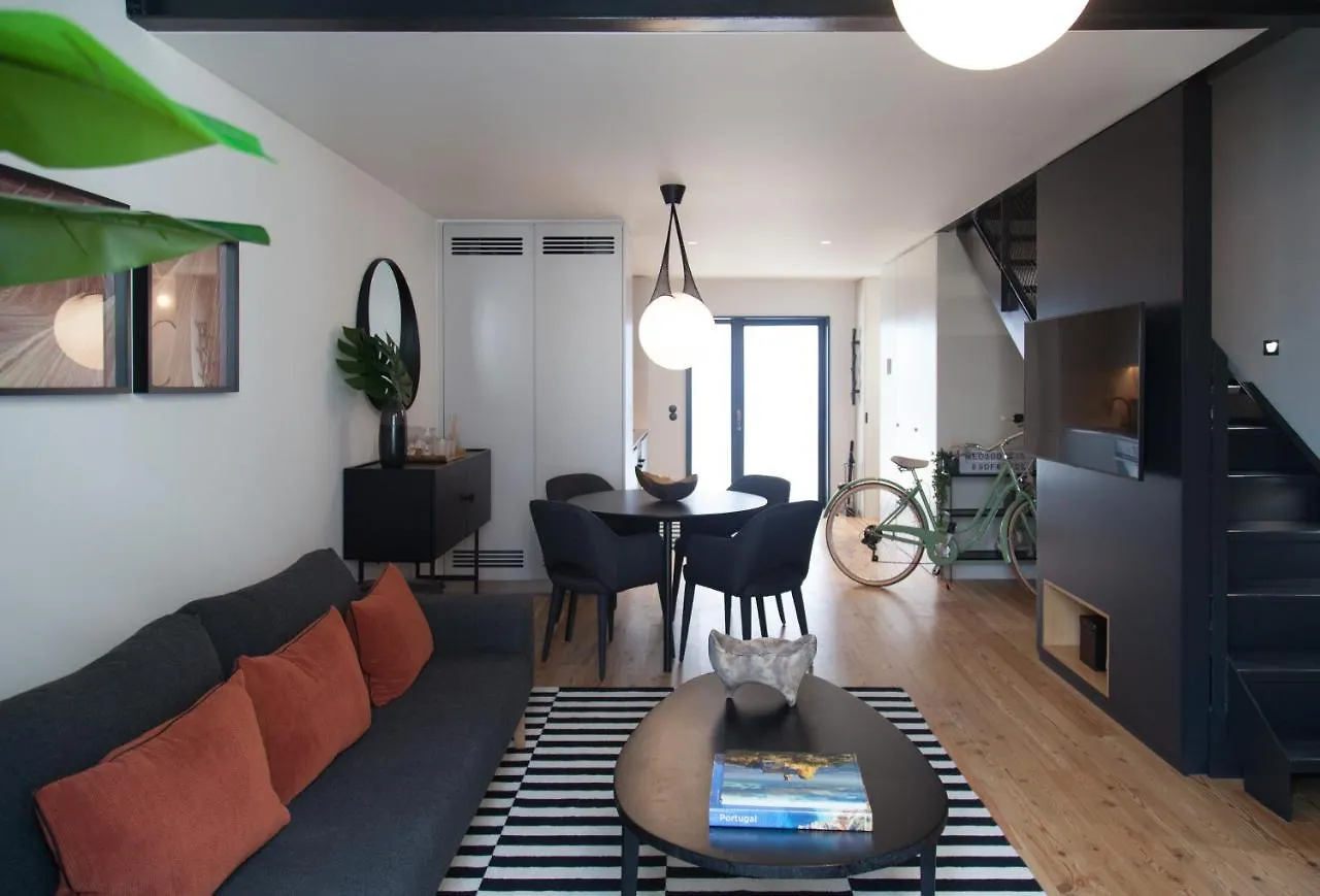 Flh Intendente Elegant Mezzanine With Balcony contacts